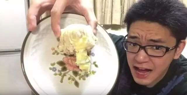 反《LoveLive！》人士把高坂穗乃果和黑泽露比油炸来吃掉了