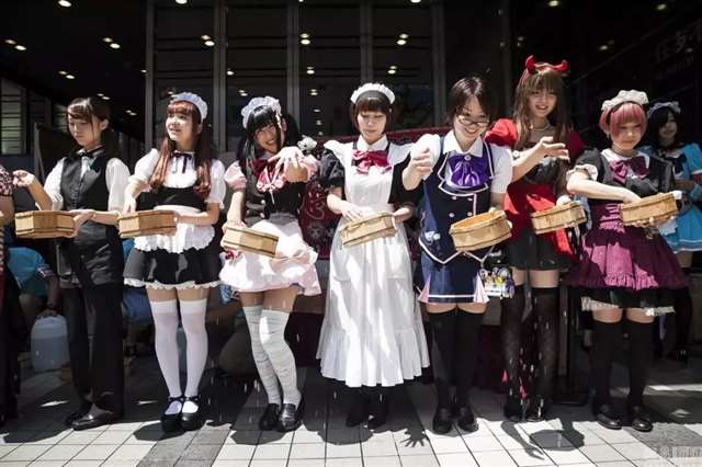 关于动漫的女仆装的由来