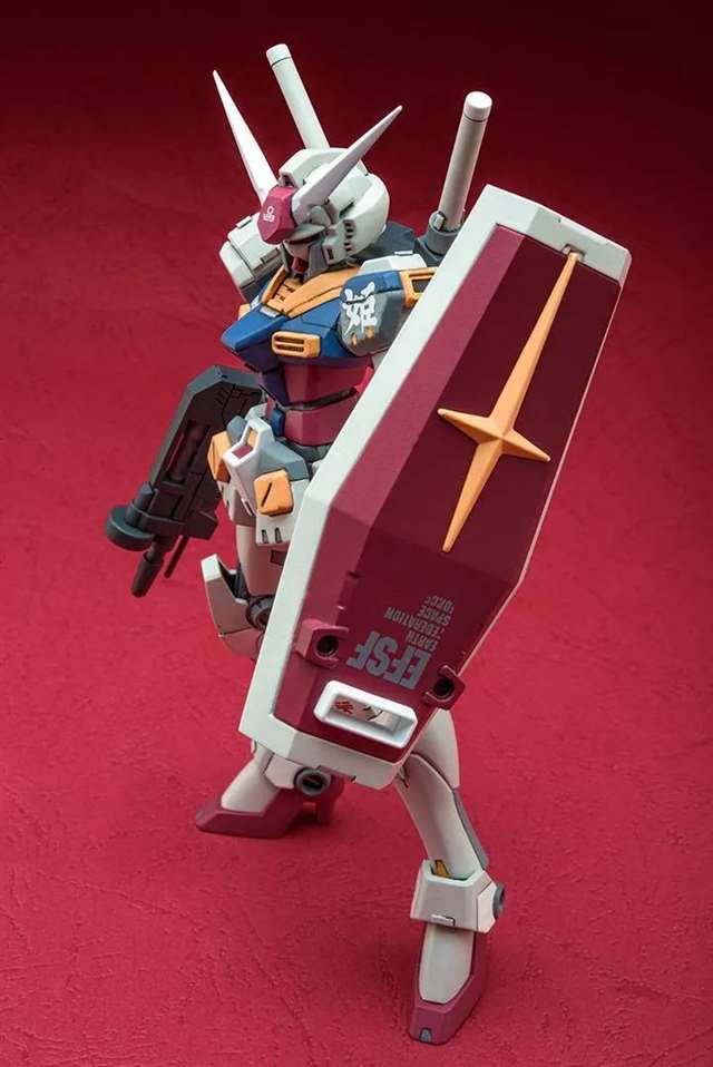 较女性化的高达 突然感觉有一点那个什么。