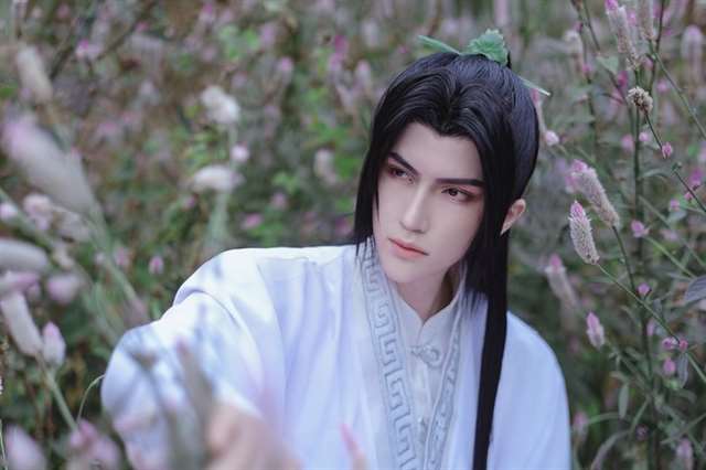 墨燃，《二哈和他的白猫师尊》中的男主角coser@CASO-卡索@朕我一下