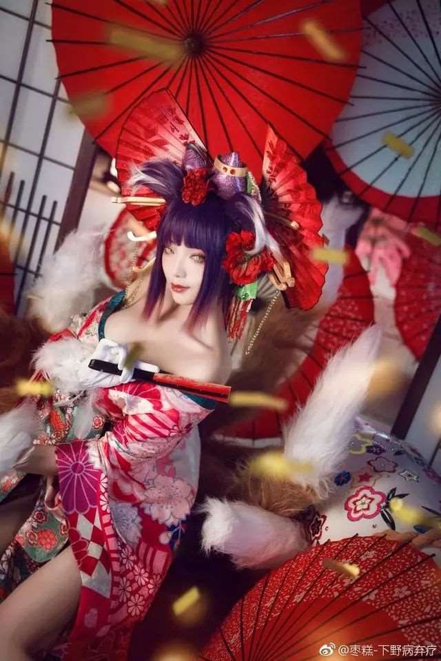知名Coser《枣糕》