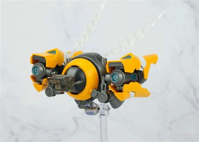 《雏蜂》的女主角——琉璃手办