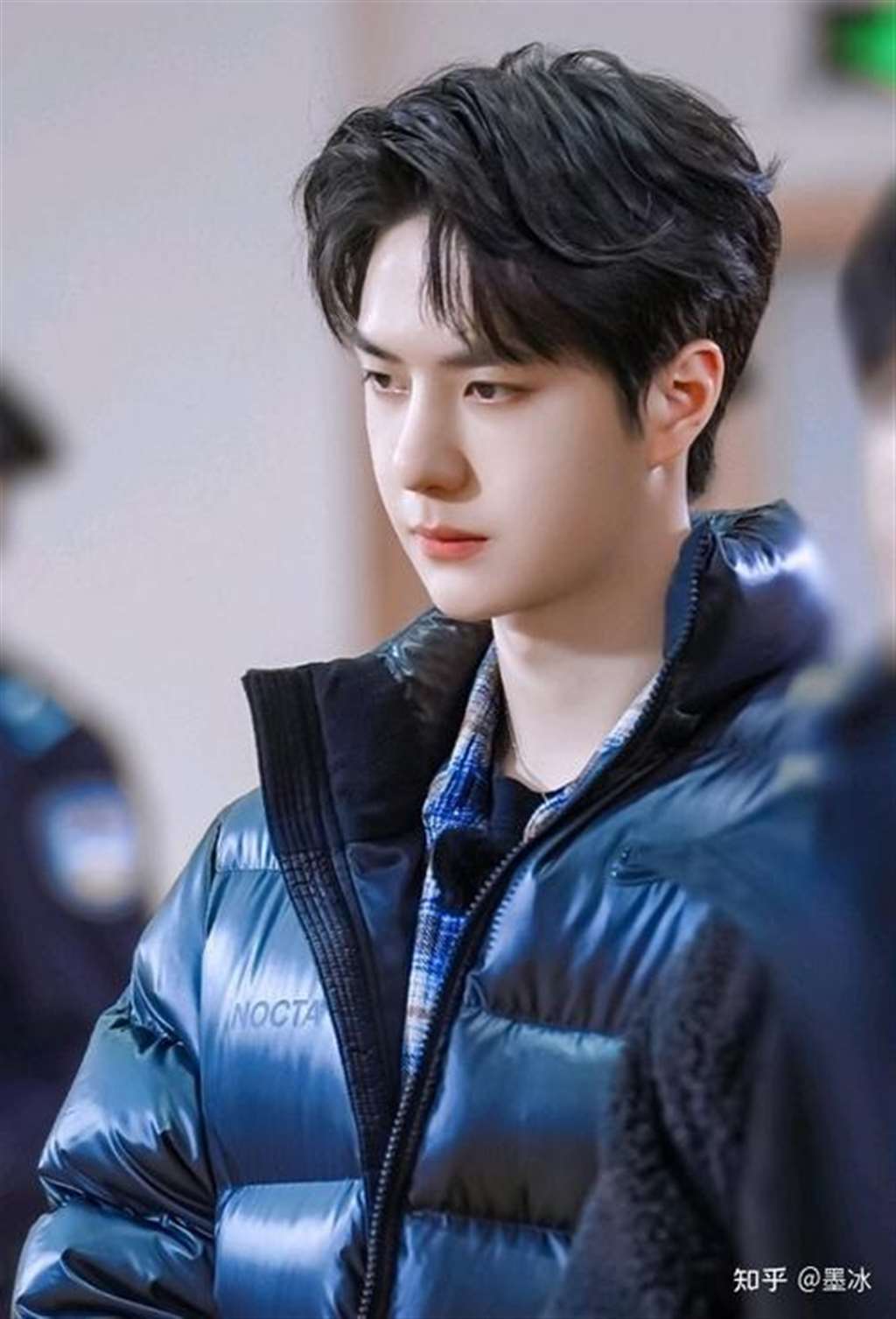 真人耽美漫画之王一博让肖战自己动weavi