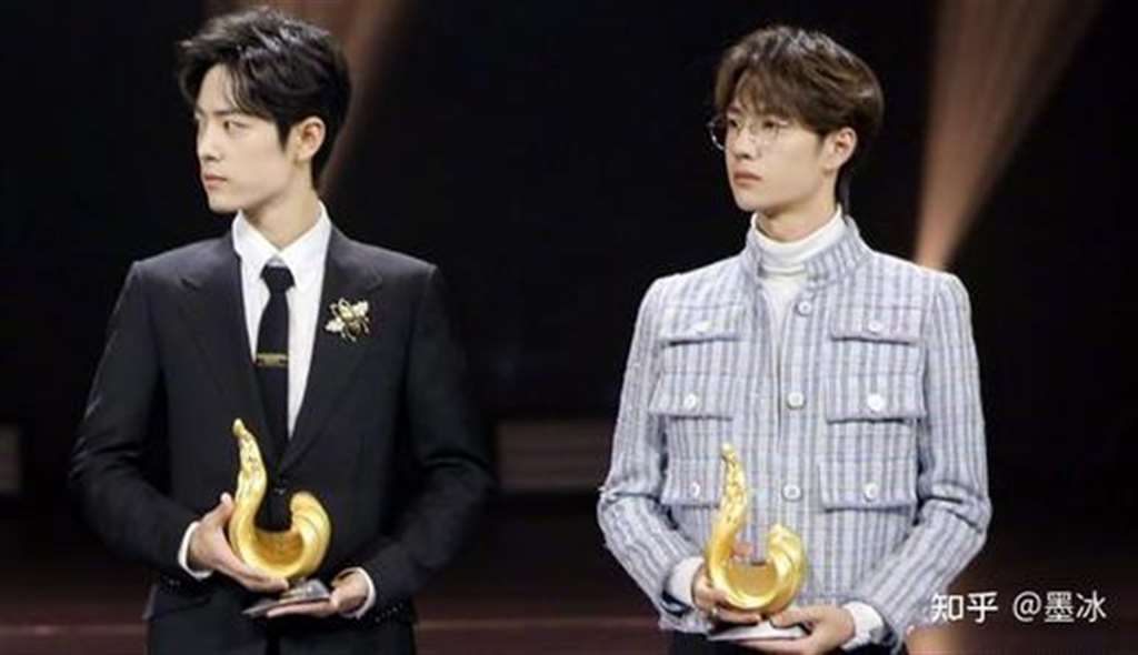 真人耽美漫画之王一博让肖战自己动weavi