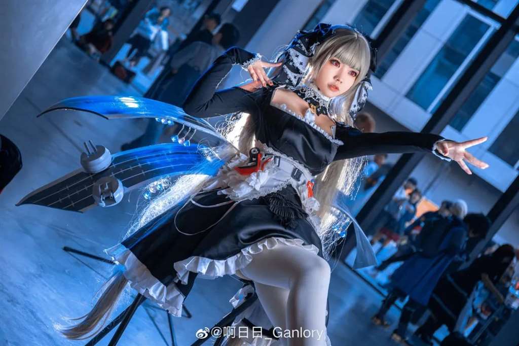 COS《碧蓝航线》可畏的小姐姐  coser微博：啊日日