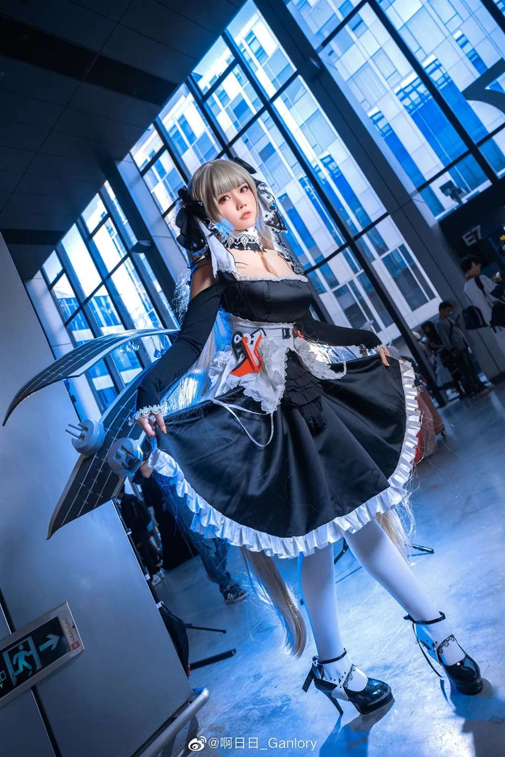 COS《碧蓝航线》可畏的小姐姐  coser微博：啊日日