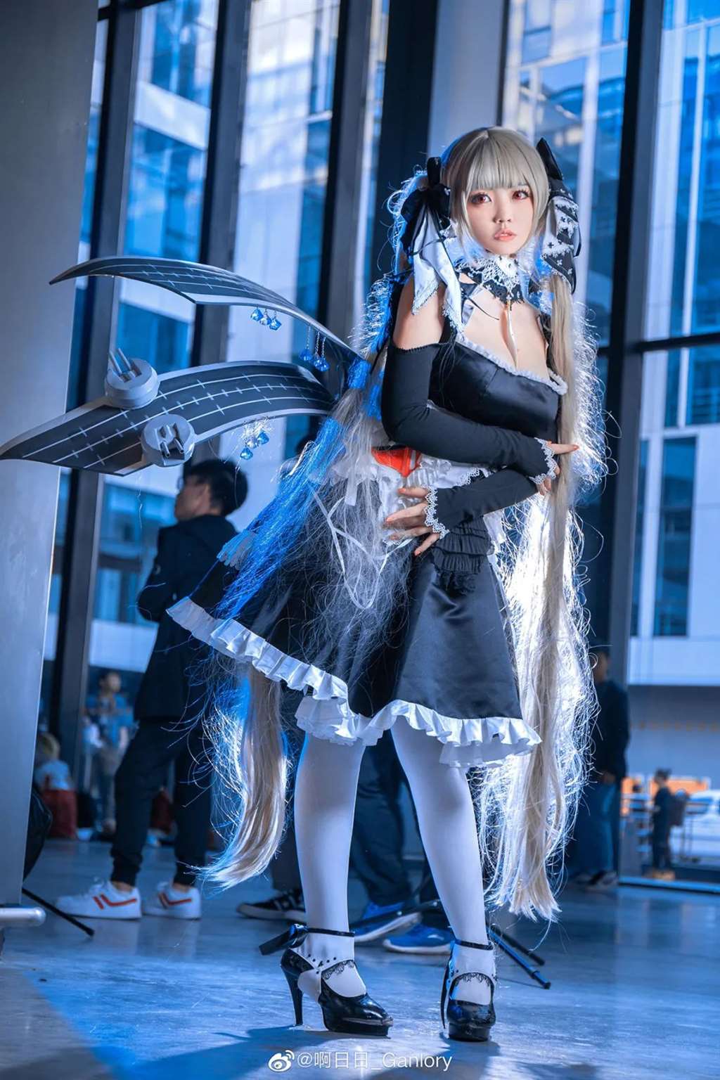 COS《碧蓝航线》可畏的小姐姐  coser微博：啊日日