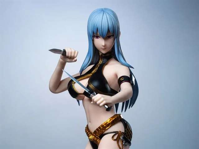 一款《战场的女武神》中超高人气角色塞露贝利亚·布蕾斯的包胶人偶