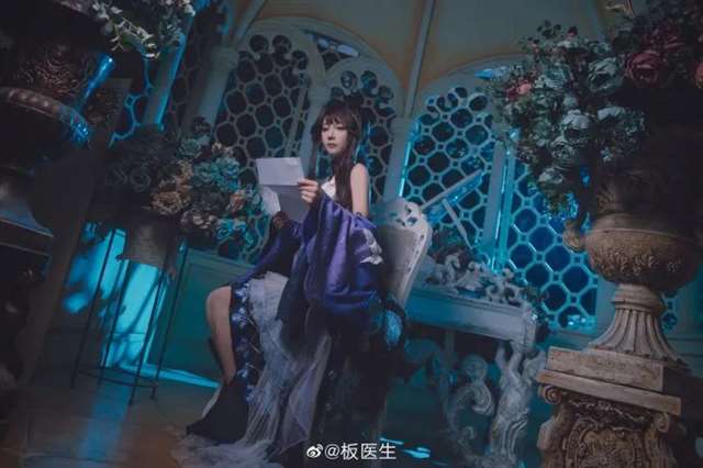 永远的7日之都 安托涅瓦琉璃之绊cos 板医生