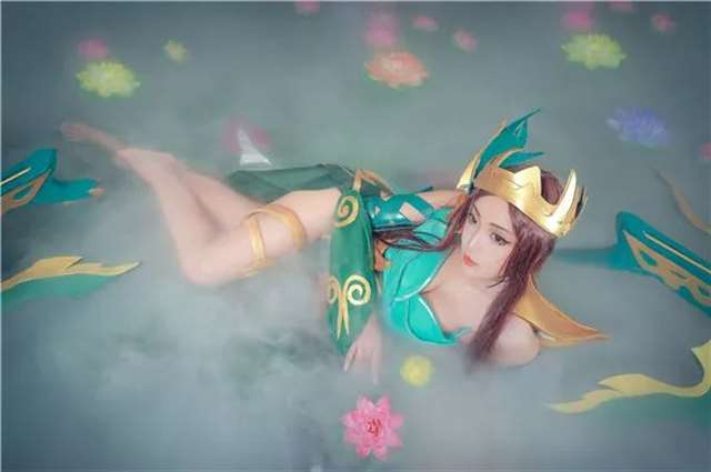 王者荣耀cos 本期小仙女姐姐：枣糕 清秀的森之风灵虞姬