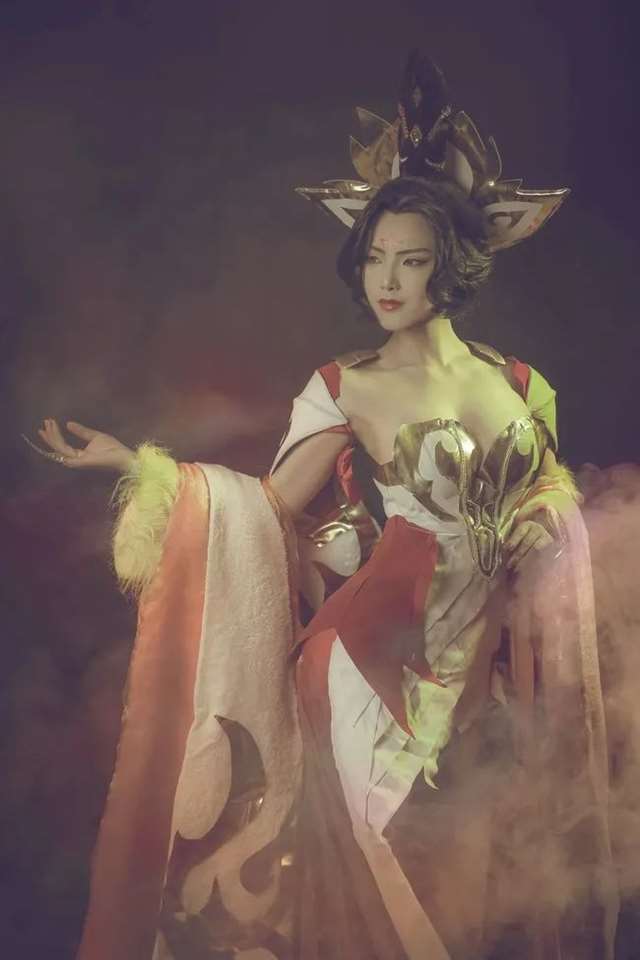 王者荣耀COS::女帝武则天