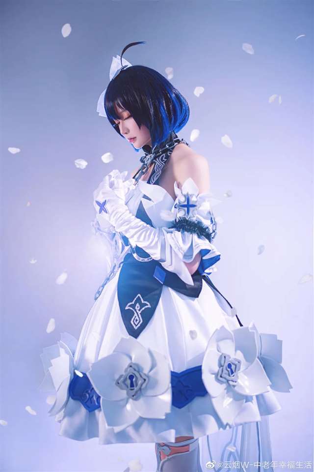  cosplay《崩坏3》希儿 彼岸双生小姐姐出镜：-@星之迟迟 @云烟W