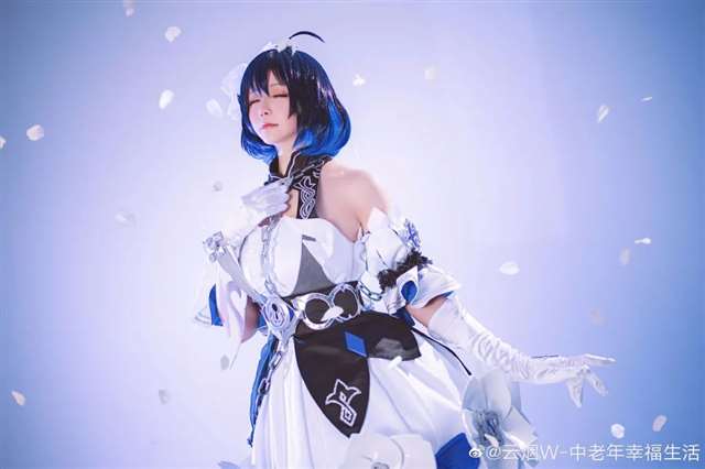  cosplay《崩坏3》希儿 彼岸双生小姐姐出镜：-@星之迟迟 @云烟W