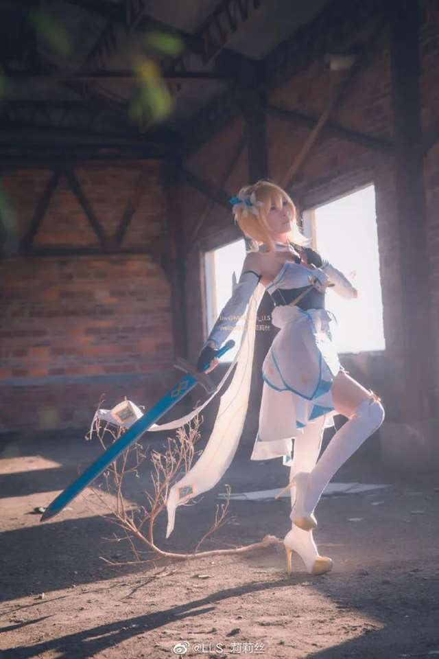 原神-旅行者cos出镜：@MeltLilith_LLS