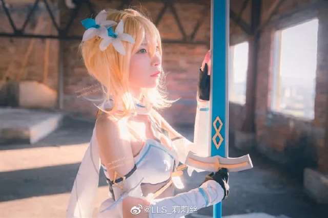 原神-旅行者cos出镜：@MeltLilith_LLS