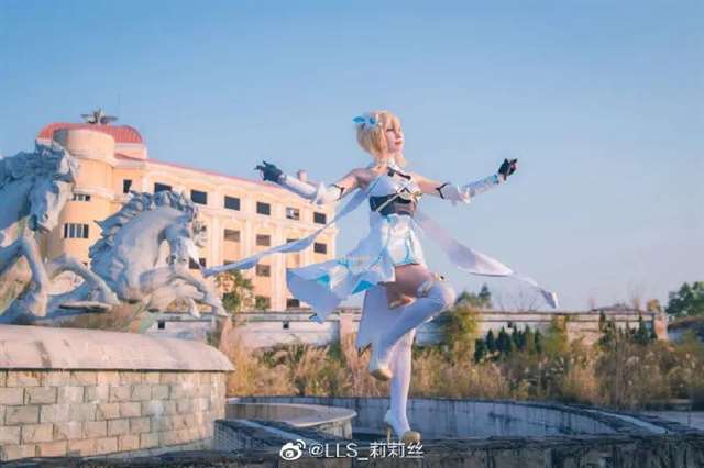 原神-旅行者cos出镜：@MeltLilith_LLS