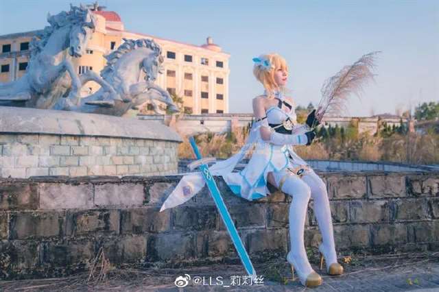 原神-旅行者cos出镜：@MeltLilith_LLS