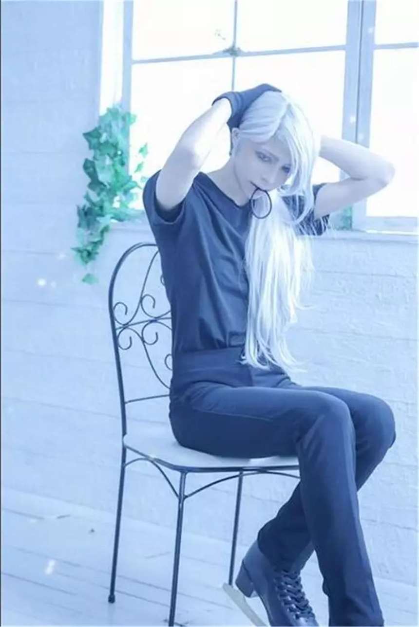  《冰上的尤里》维克多：@wiru_son COS