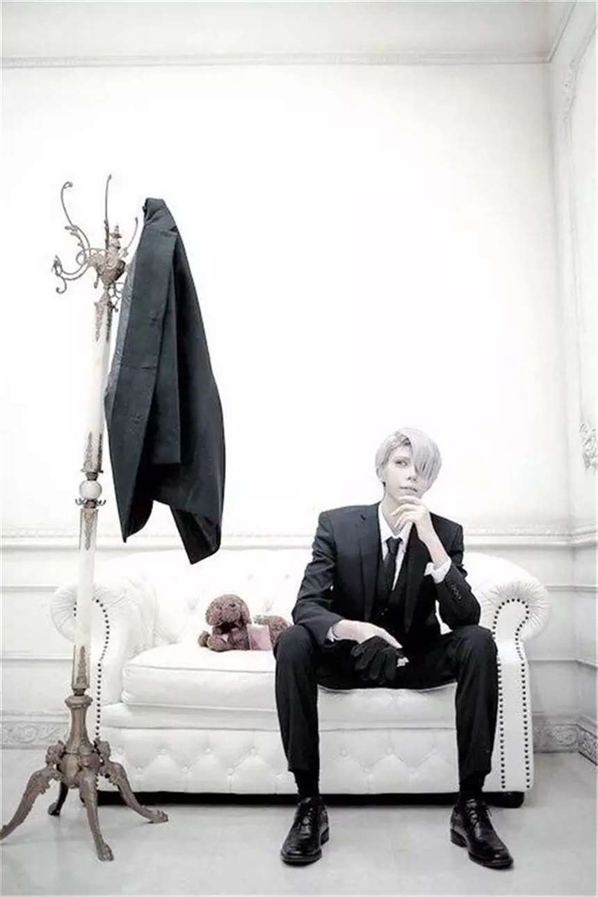  《冰上的尤里》维克多：@wiru_son COS