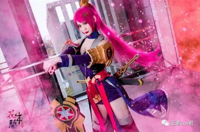 丰满甜美美女王者荣耀 花木兰cos