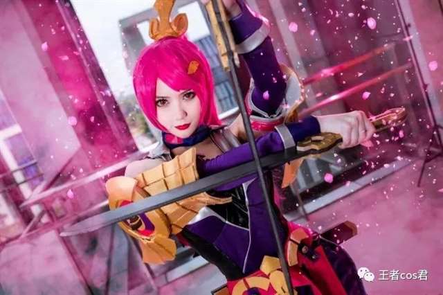 丰满甜美美女王者荣耀 花木兰cos