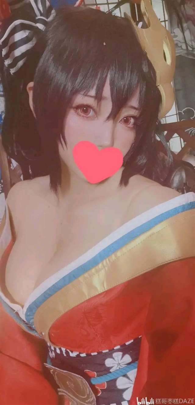 糕哥枣糕cos，奇耻大乳