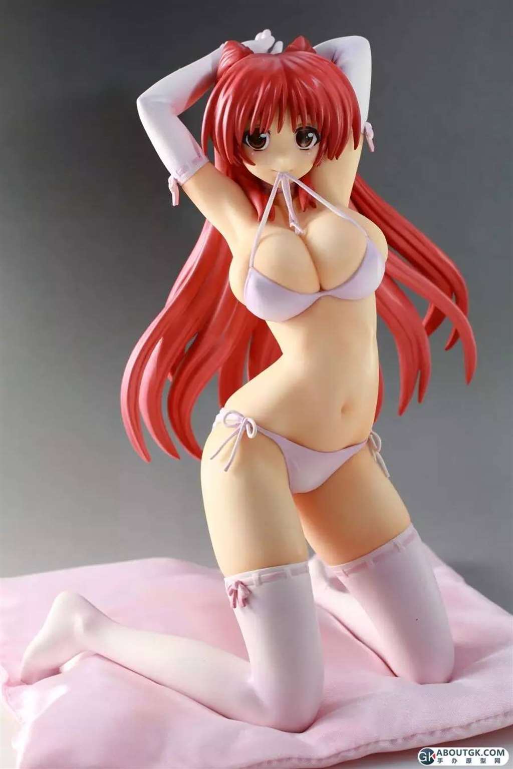 向坂环 白色巨乳泳装