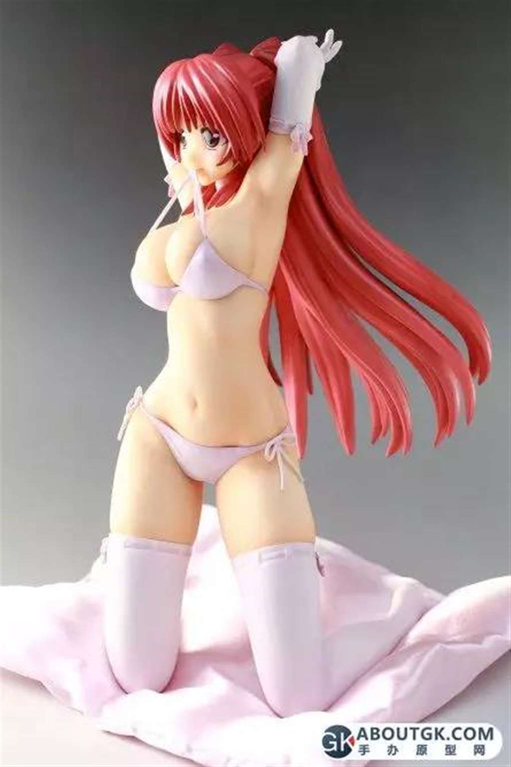 向坂环 白色巨乳泳装