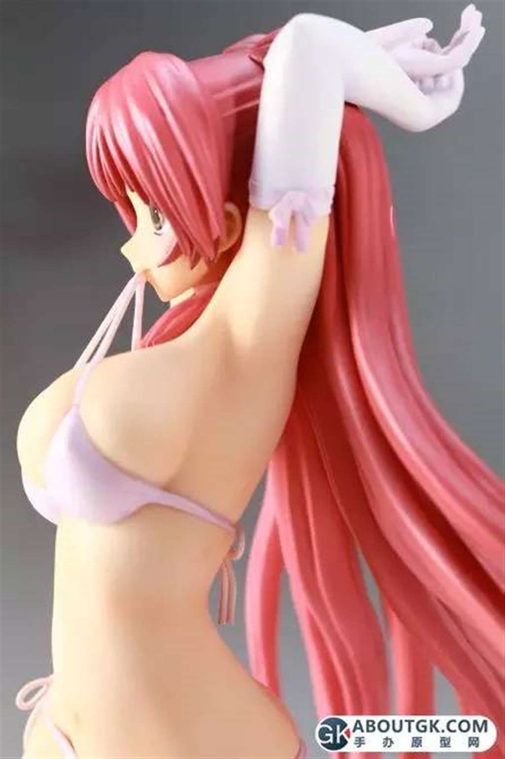 向坂环 白色巨乳泳装