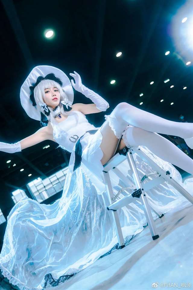 COS《碧蓝航线》光辉的小姐姐