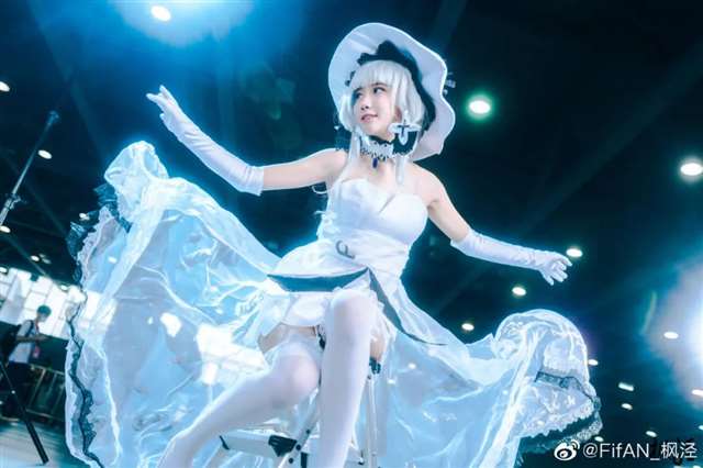 COS《碧蓝航线》光辉的小姐姐