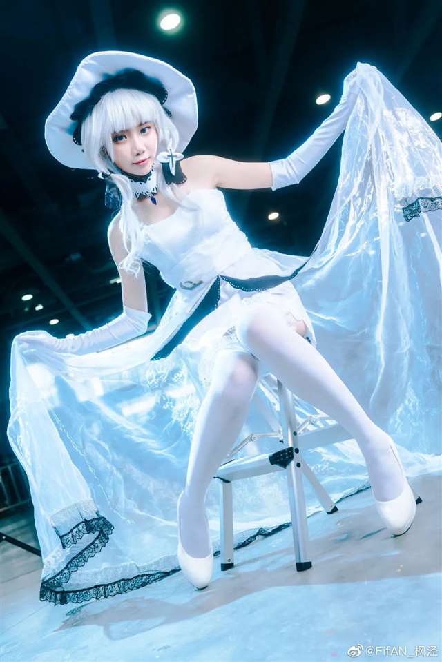 COS《碧蓝航线》光辉的小姐姐