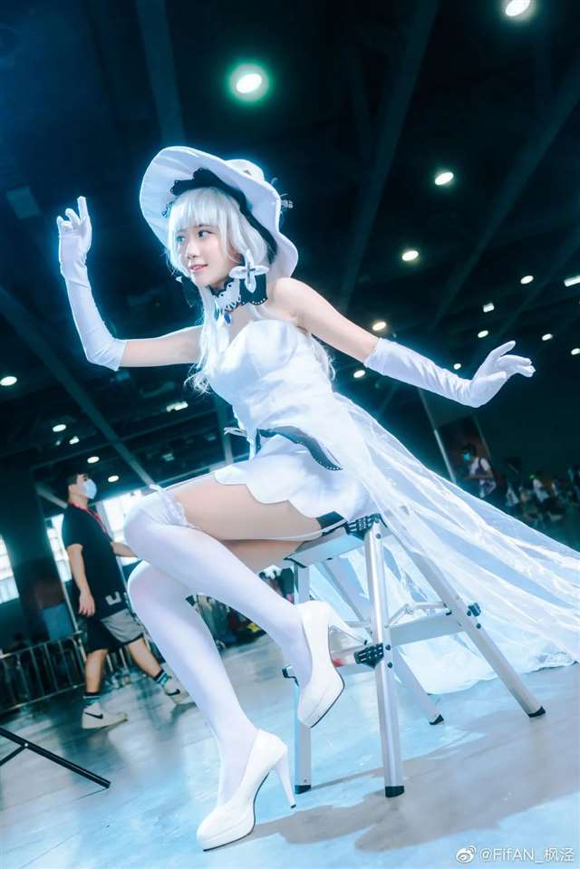 COS《碧蓝航线》光辉的小姐姐