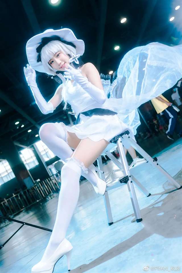 COS《碧蓝航线》光辉的小姐姐