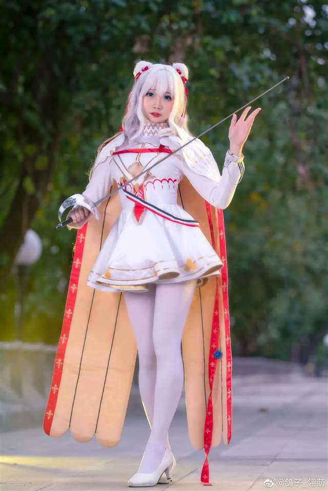 COS《碧蓝航线》恶毒的小姐姐 coser微博：焖焖碳-