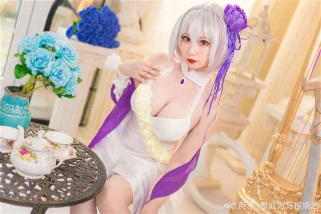 cosplay《碧蓝航线》天狼星小姐姐出镜：-@芦苇_想成为马猴烧酒
