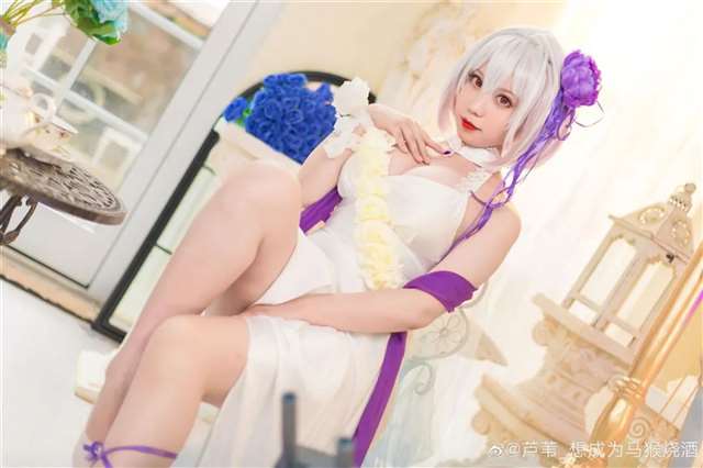 cosplay《碧蓝航线》天狼星小姐姐出镜：-@芦苇_想成为马猴烧酒