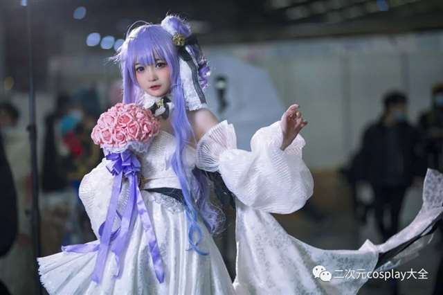 《碧蓝航线》独角兽的cosplay 原po微博：呆头熊阿