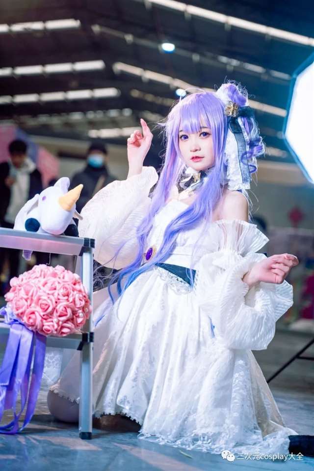 《碧蓝航线》独角兽的cosplay 原po微博：呆头熊阿