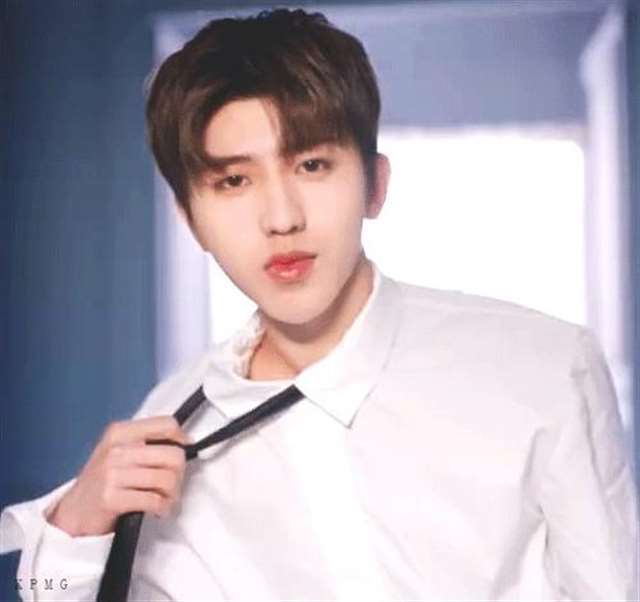 真人耽美腐漫之蔡徐坤×你车自己动