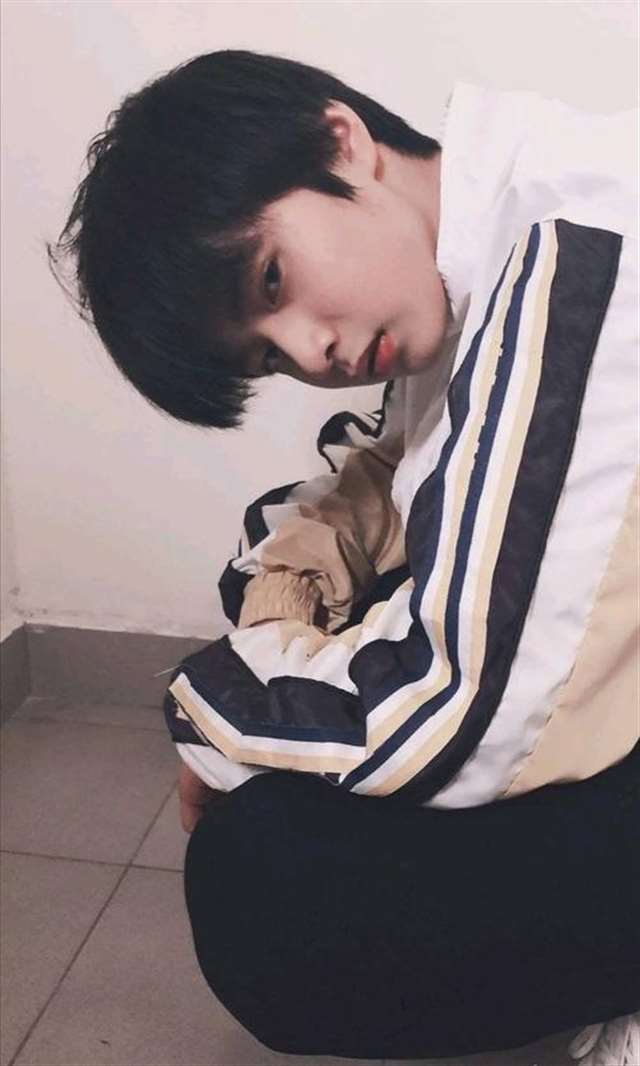 真人耽美腐漫之刘耀文给宋亚轩塞按摩