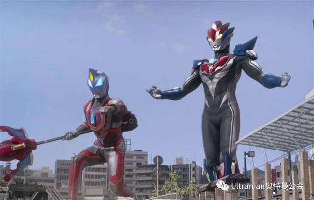 赛罗奥特曼和格丽乔奥特曼