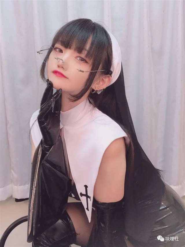 宇崎花的COS  @sunnyS2hahS2 黑白贞德