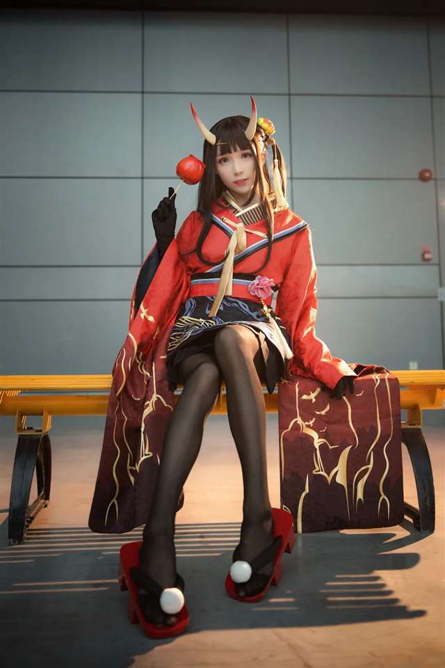 黑丝舰娘!《碧蓝航线》能代COS -Tomoyo酱-