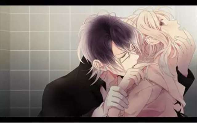 《魔鬼恋人》吸血鬼美男们吸食女主血液时的羞耻小画面