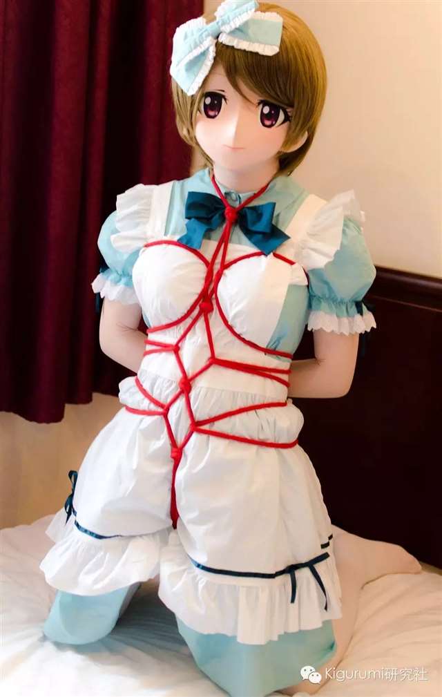 偶像计划《LoveLive!》小泉花阳穿上蓝色女仆装和白色连裤袜