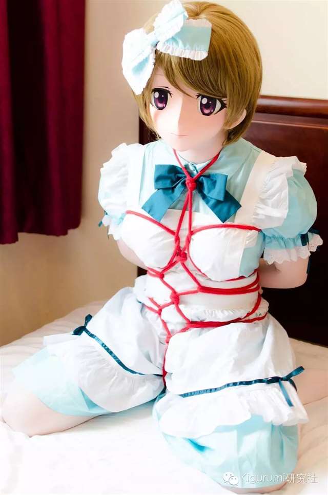 偶像计划《LoveLive!》小泉花阳穿上蓝色女仆装和白色连裤袜