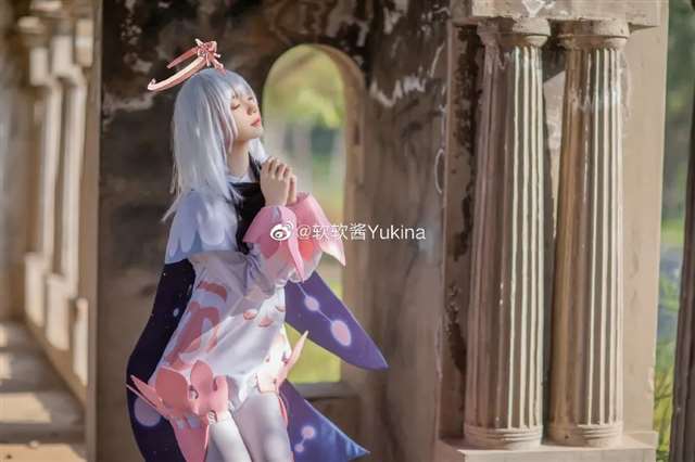 Cos—《原神》派蒙 小姐姐cn：软软酱Yukina