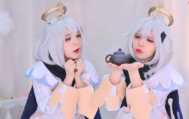 双胞胎姐妹花派蒙COS可爱又笨笨的感觉