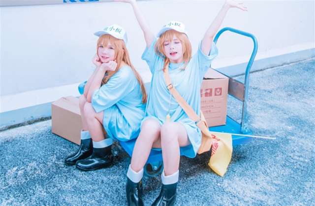 双胞胎姐妹花派蒙COS可爱又笨笨的感觉